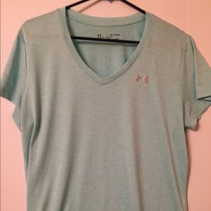 Under Armor Heat Gear Ladies V neck shirt